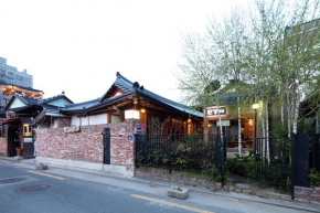 Dan Kyung